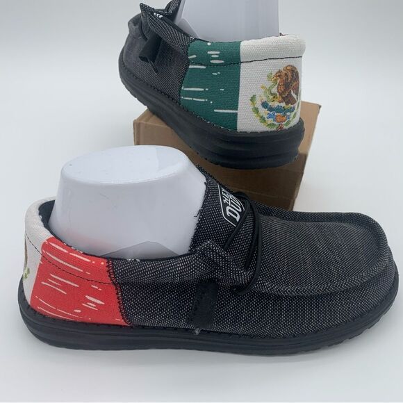 NEW Hey Dude Mexican Flag Wally Funk Hecho Mexico HTF Shoes - Picture 1 of 11